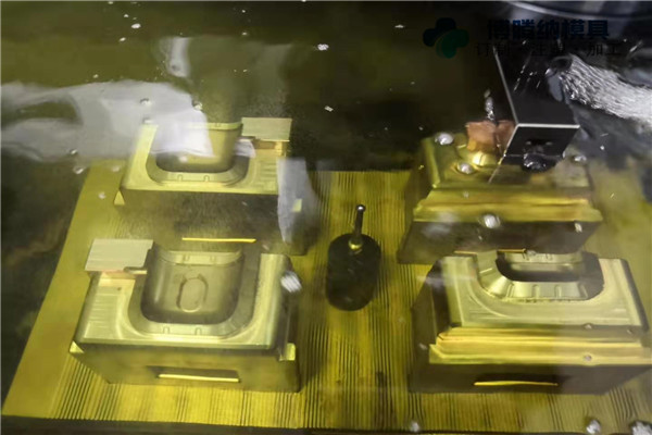 博騰納藍牙耳機模具廠，12道QC質(zhì)檢工序品質(zhì)有保障